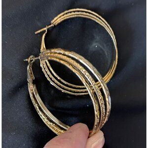 Lot of 10 Hoop Earrings Gold Tone Silver Tone Mixed Styles Fashion Jewelry